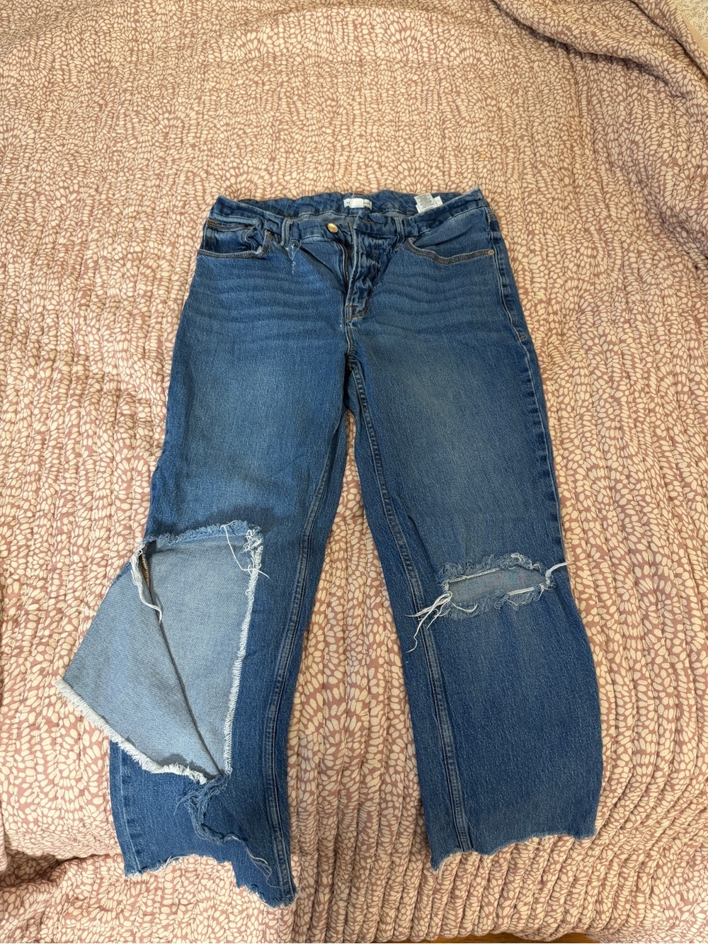 Good American Distressed Cropped Jeans in Blue